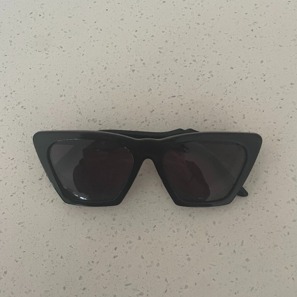 Illesteva Lisbon Sunglasses